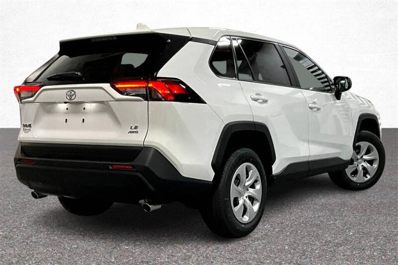 2025 Toyota RAV4 LE