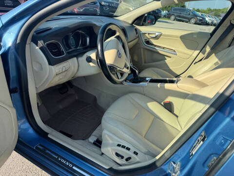 2015 Volvo V60 T5 Drive-E Platinum