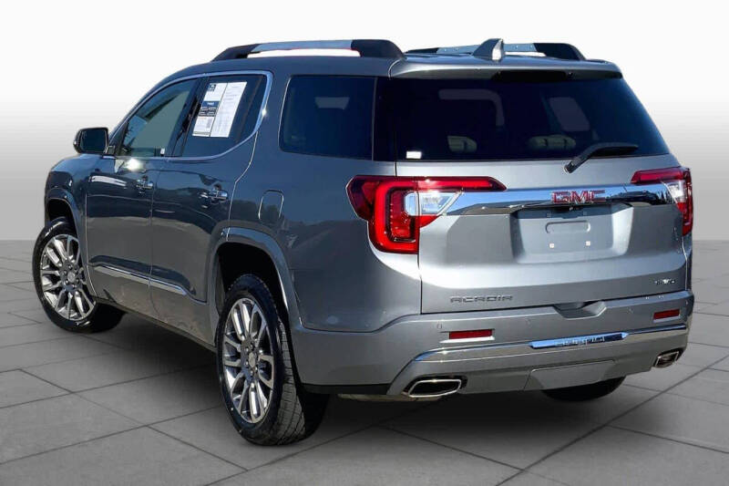 2023 GMC Acadia Denali