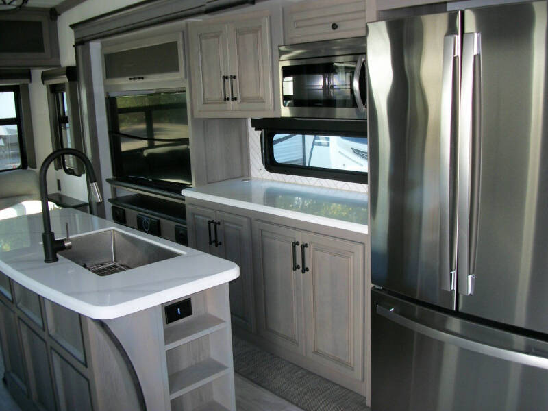 2023 Keystone RV Montana 3231CK