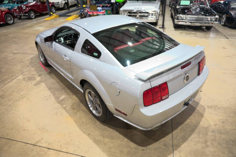 2005 Ford Mustang GT Premium