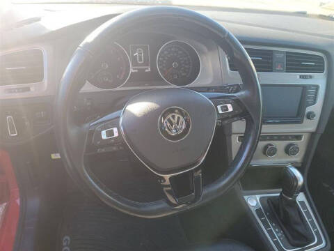 2017 Volkswagen Golf TSI S