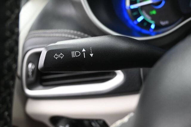 2024 Chrysler Pacifica Plug-In Hybrid Select