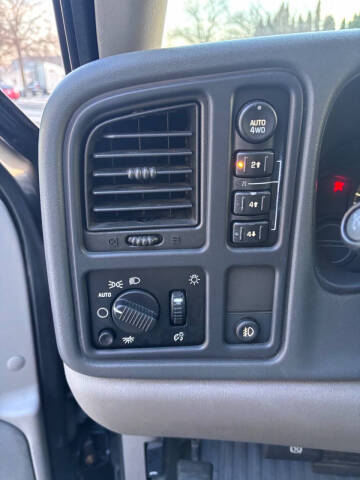 2004 Chevrolet Suburban 1500 LT