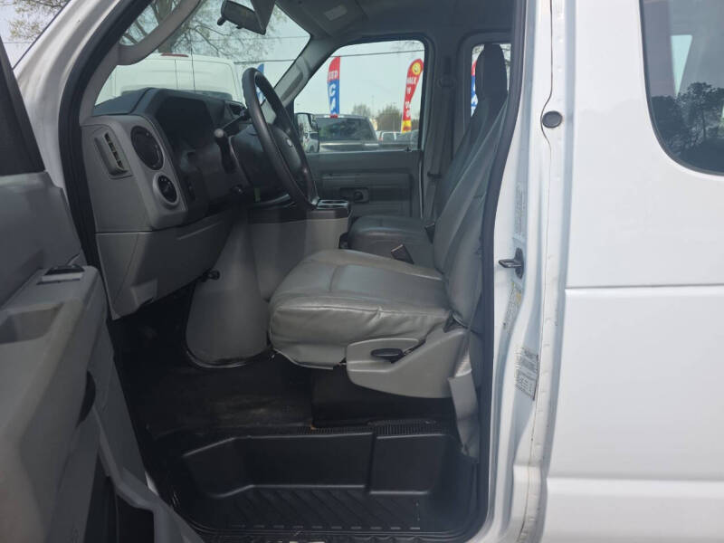 2011 Ford E-Series E-350 SD XL
