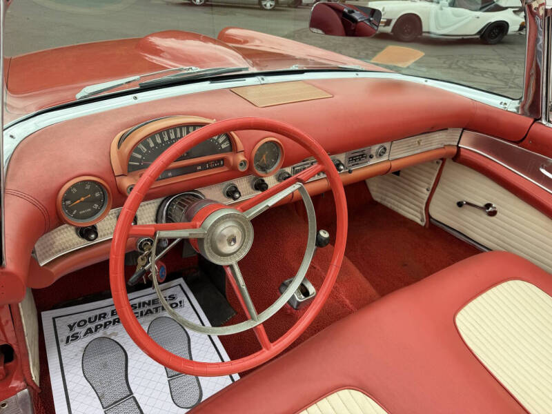 1956 Ford Thunderbird