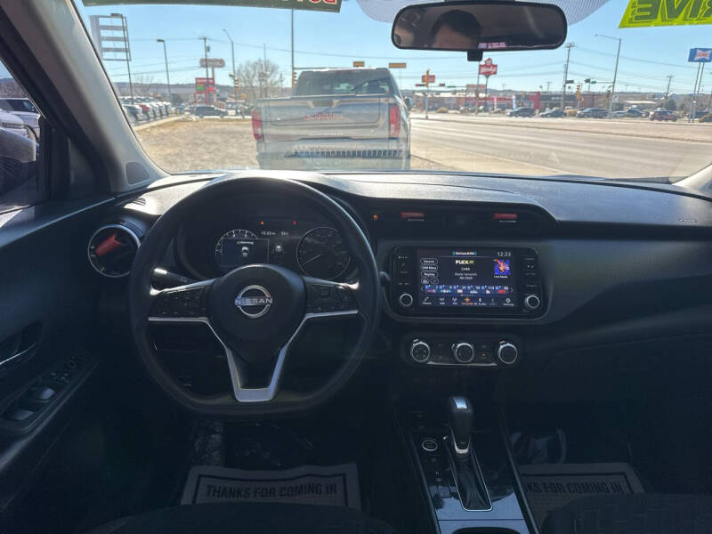 2023 Nissan Kicks SV