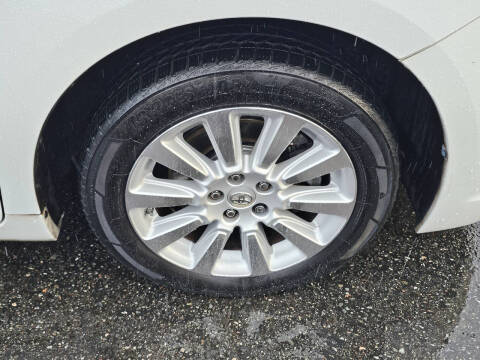 2012 Toyota Sienna LE 7-Passenger