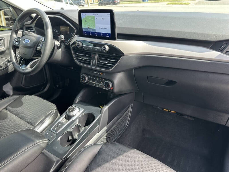 2022 Ford Escape SEL