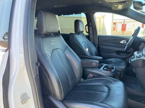 2020 Chrysler Pacifica Launch Edition