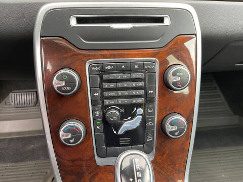 2014 Volvo XC70 3.2 Premier Plus