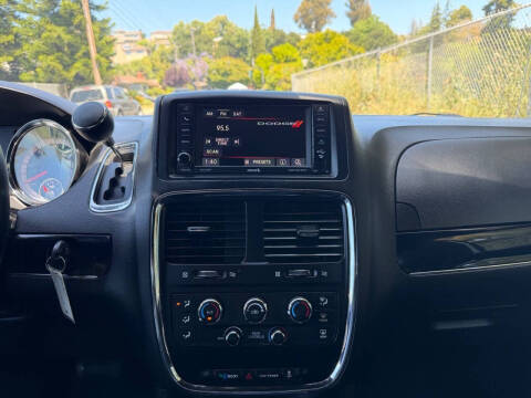 2016 Dodge Grand Caravan SXT Plus
