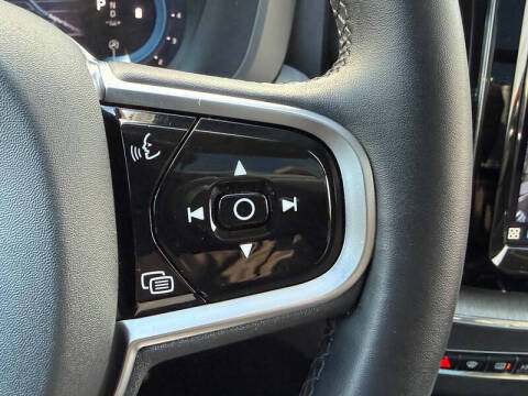 2025 Volvo XC60 B5 Plus Dark Theme