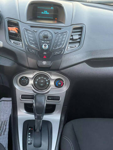 2015 Ford Fiesta SE