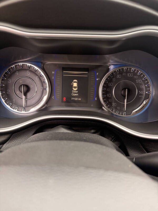 2016 Chrysler 200 LX