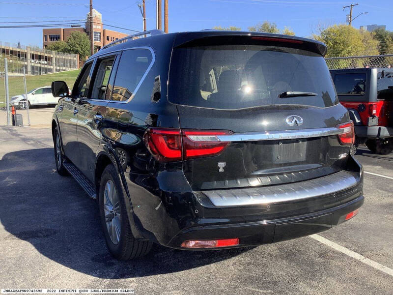 2022 Infiniti QX80 Luxe