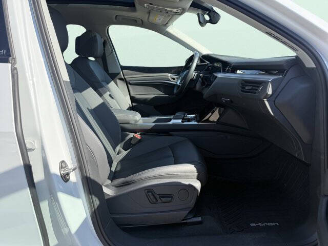 2024 Audi Q8 e-tron quattro Premium