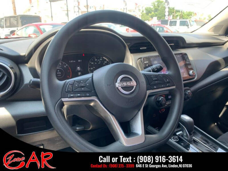 2022 Nissan Kicks SV