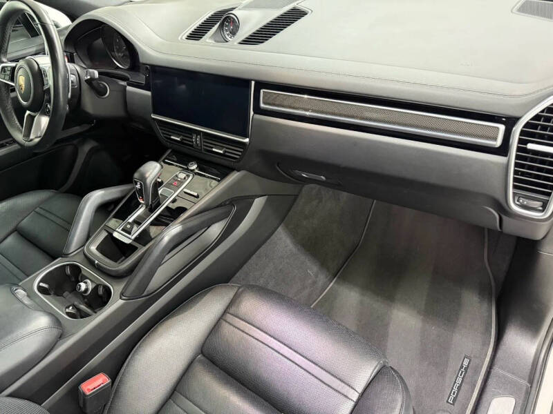 2020 Porsche Cayenne S Coupe