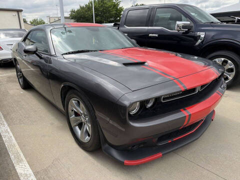 2019 Dodge Challenger SXT Photo