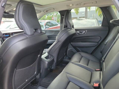 2023 Volvo XC60 B5 Plus Bright Theme