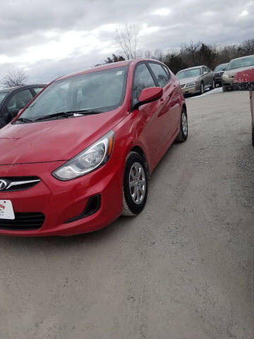 2013 Hyundai Accent for sale at WESTSIDE GARAGE LLC in Keokuk IA