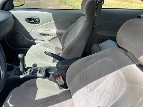 2001 Saturn S-Series SC2