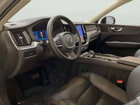 2025 Volvo XC60 B5 Core Dark Theme