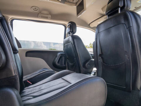 2015 Chrysler Town and Country Touring