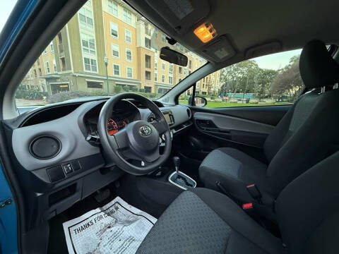 2016 Toyota Yaris 3-Door LE