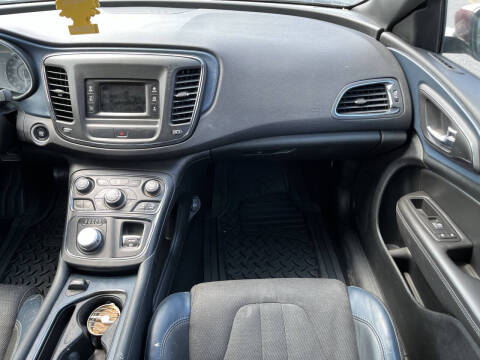 2015 Chrysler 200 S