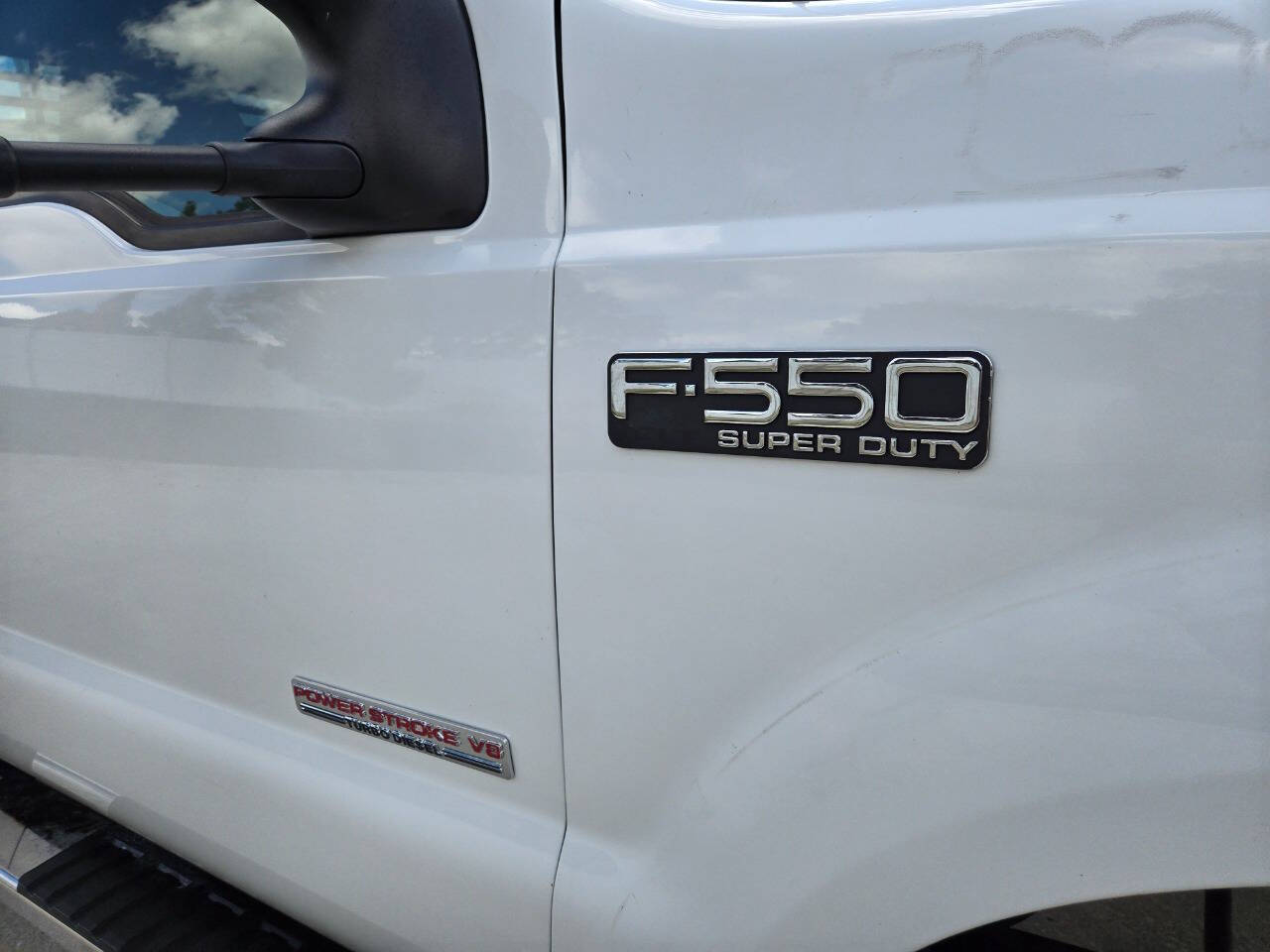 2004 Ford F-550 Super Duty 42