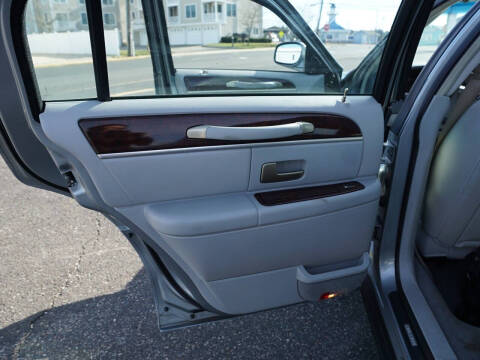 2006 Lincoln Town Car Signature