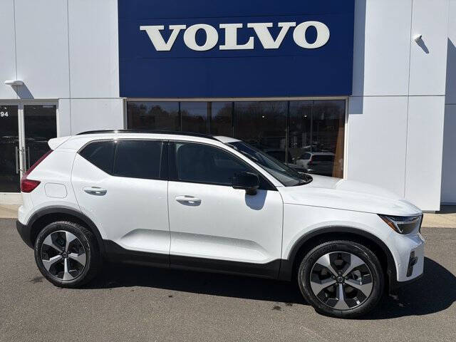 2026 Volvo XC40 B5 Plus