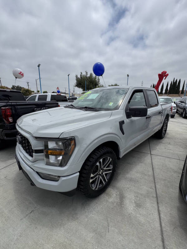 2023 Ford F-150 XL's photo