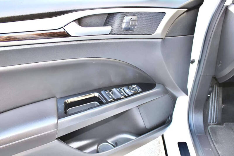 2014 Ford Fusion Hybrid SE