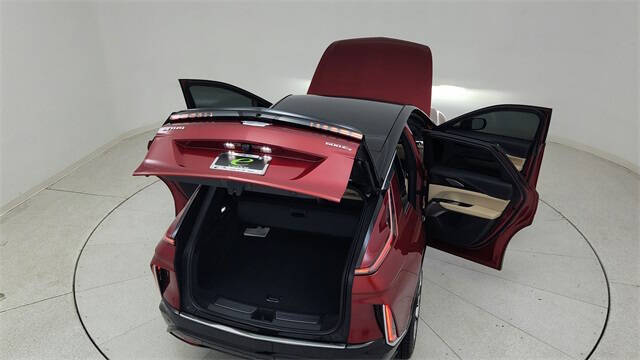 2025 Cadillac LYRIQ Luxury 3