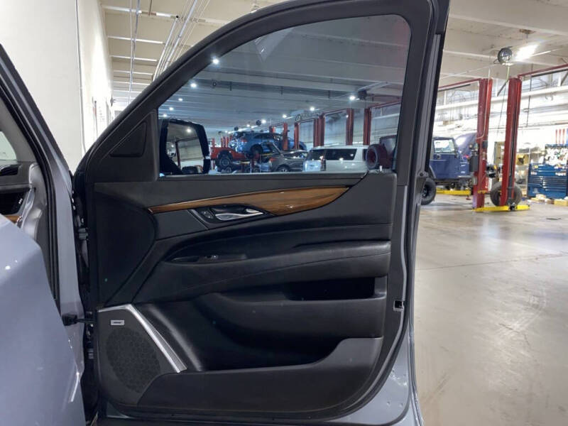 2020 Cadillac Escalade Luxury