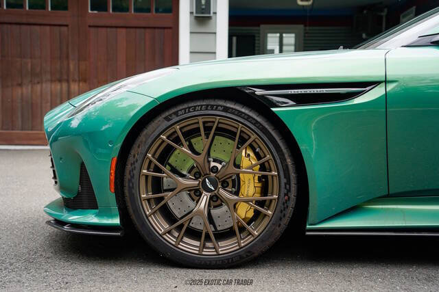 2025 Aston Martin DB12 V8