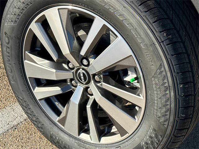 2025 Nissan Pathfinder SL