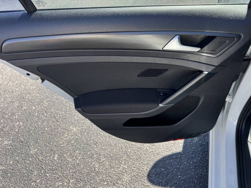 2018 Volkswagen Golf GTI S