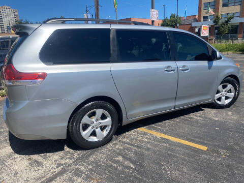 2011 Toyota Sienna LE 8-Passenger