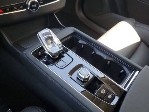 2025 Volvo XC90 B6 Ultra Bright Theme 7P