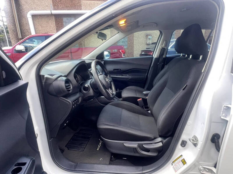 2023 Nissan Kicks S