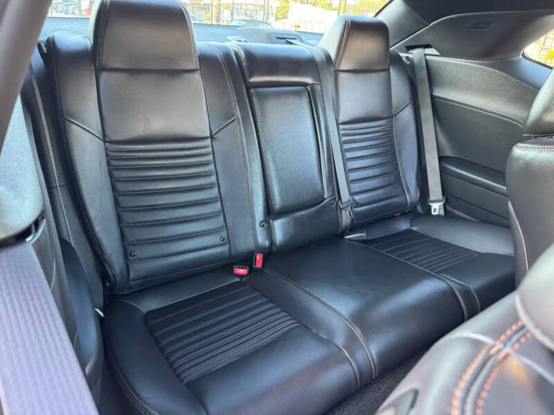 2014 Dodge Challenger R/T Shaker Package