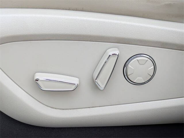 2019 Lincoln MKC Select