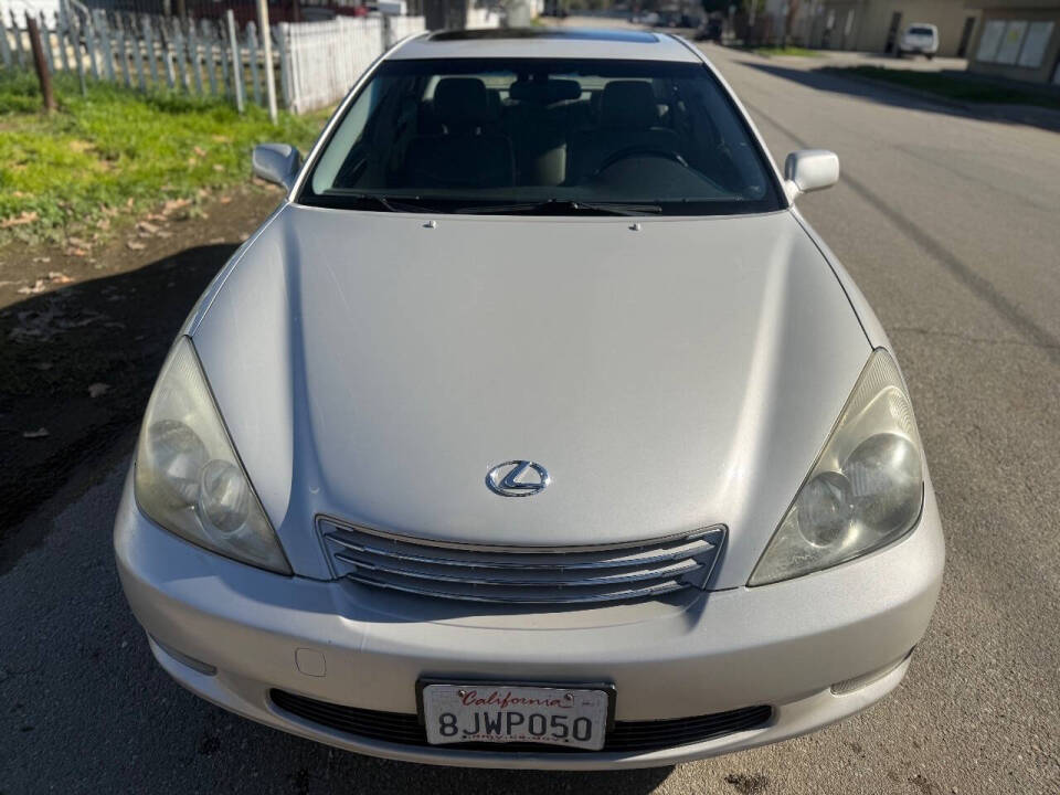 2002 Lexus ES 300's photo