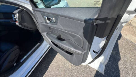 2024 Volvo S60 B5 Plus Dark Theme