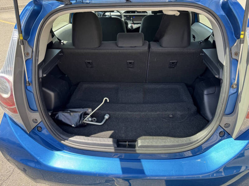 2014 Toyota Prius c Three