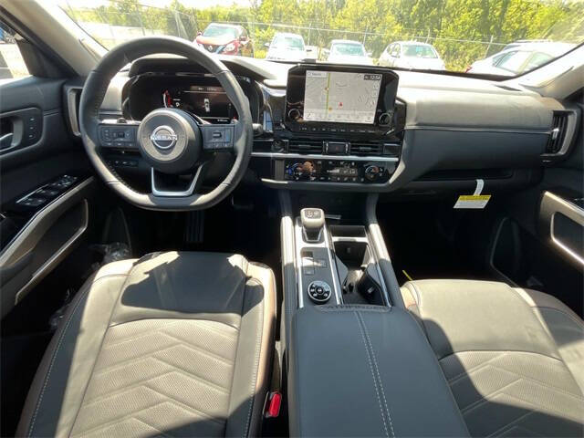 2025 Nissan Pathfinder Platinum